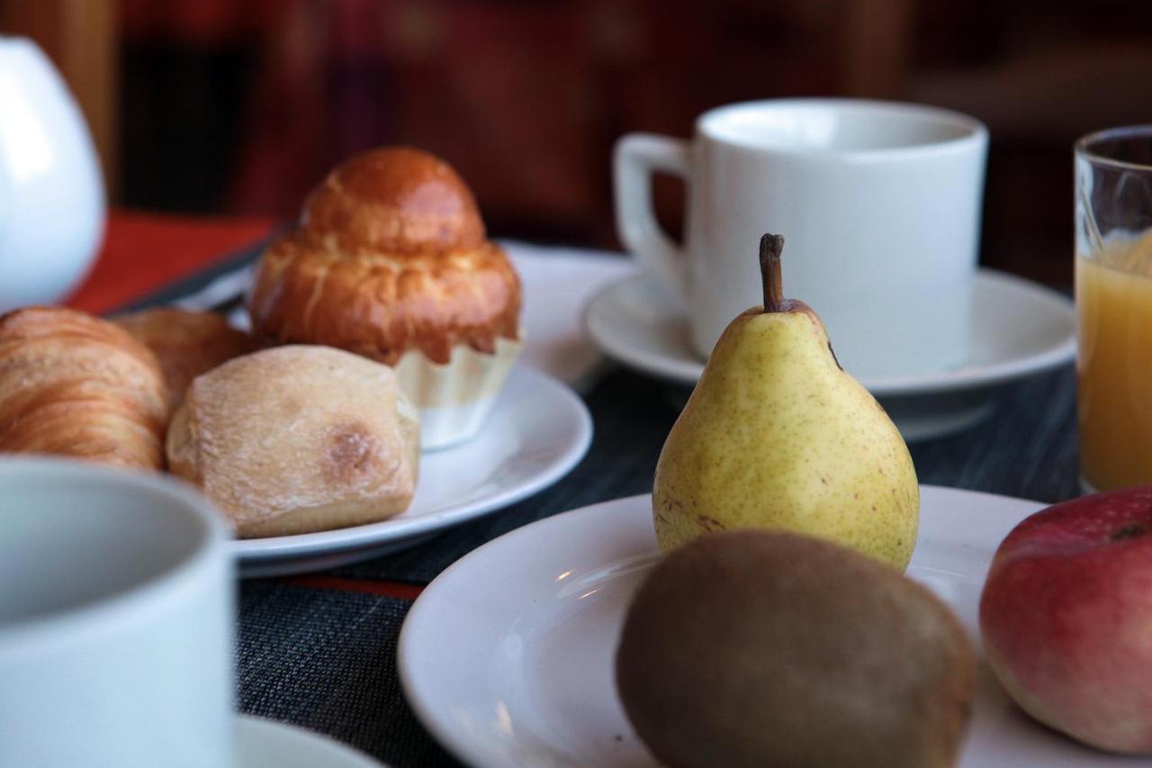 Logis Hotel Le Pressoir แซงต์ชิเนียง ภายนอก รูปภาพ