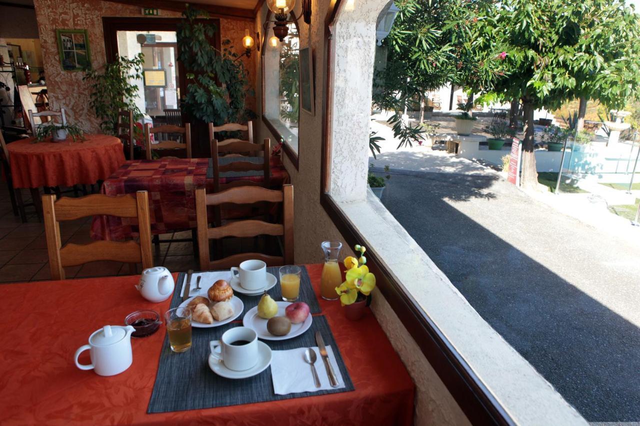 Logis Hotel Le Pressoir แซงต์ชิเนียง ภายนอก รูปภาพ