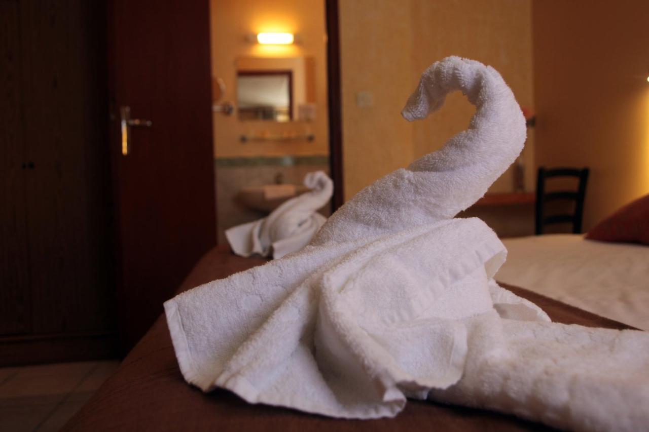 Logis Hotel Le Pressoir แซงต์ชิเนียง ภายนอก รูปภาพ