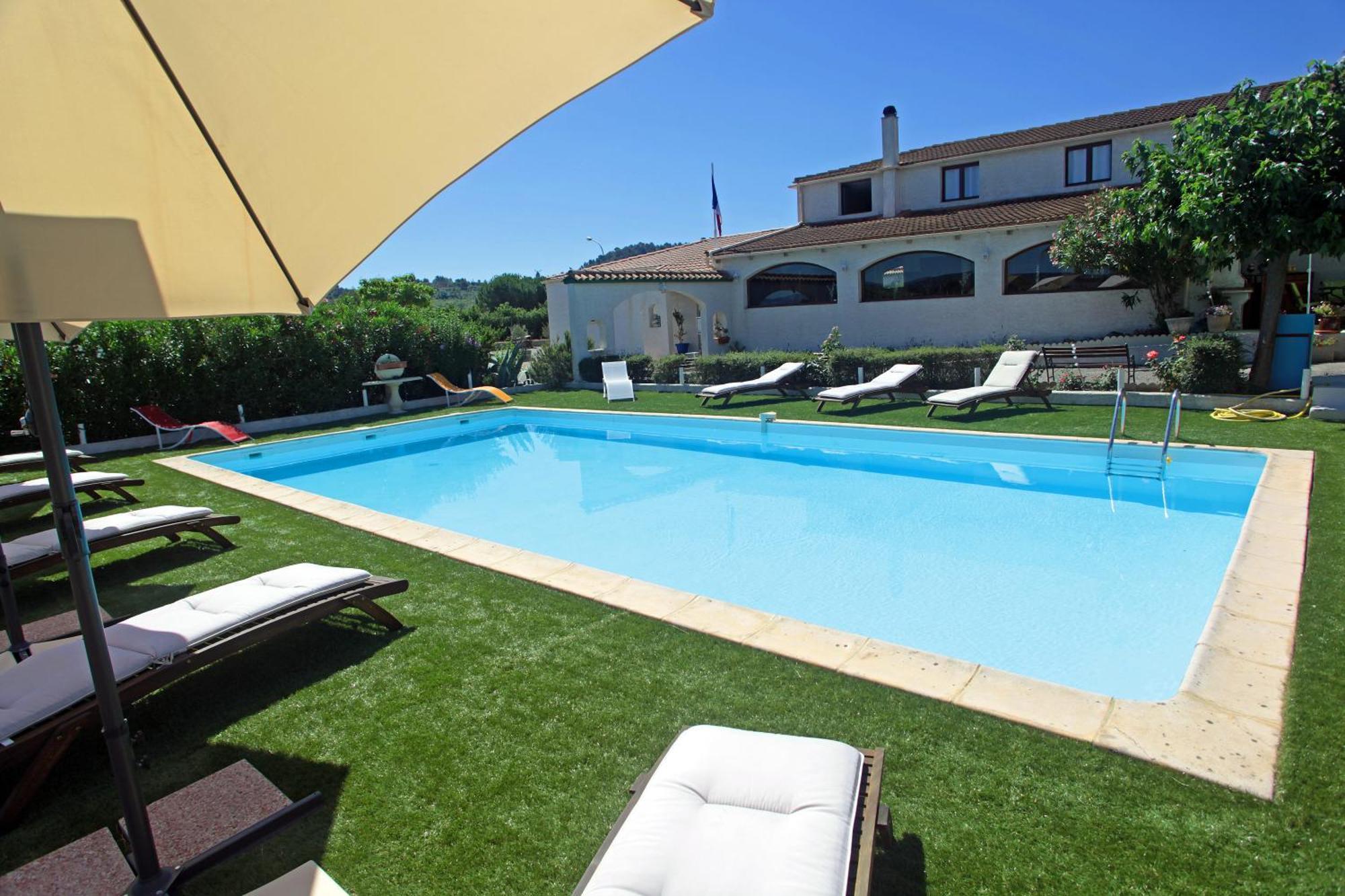 Logis Hotel Le Pressoir แซงต์ชิเนียง ภายนอก รูปภาพ